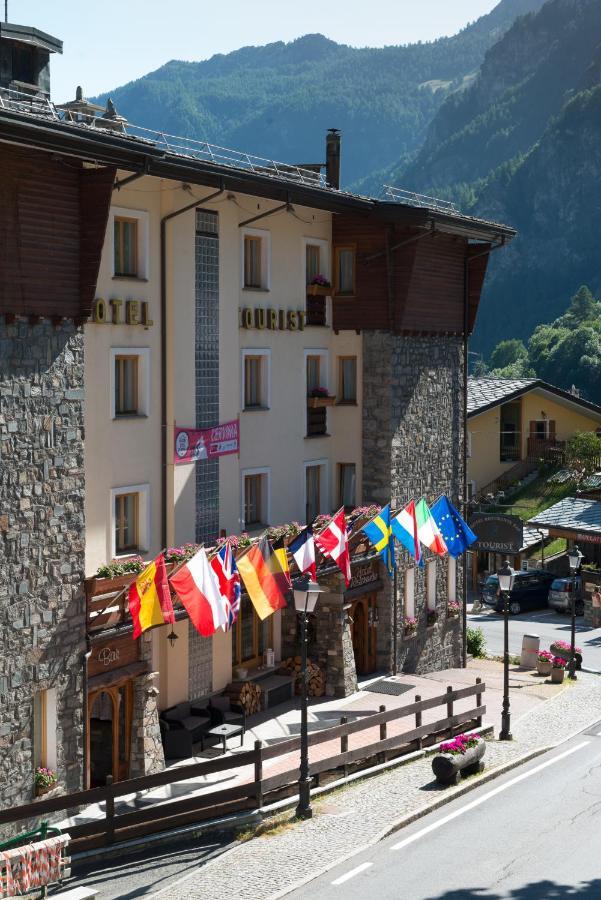 Hotel Tourist Valtournenche Exterior foto